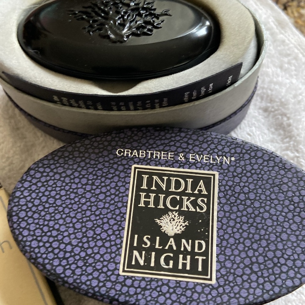 Assorted Compact Collection - Picture 5 of 9